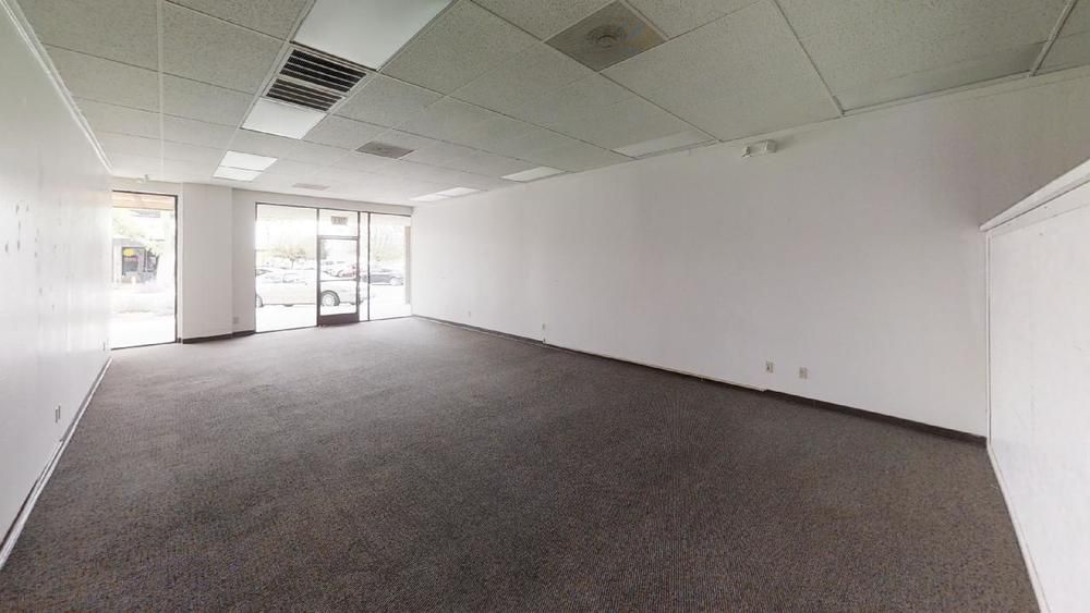 Move-In Ready Retail/Office Storefront @ Downtown Corner: 277 N 5th St, Coalinga, CA 93210